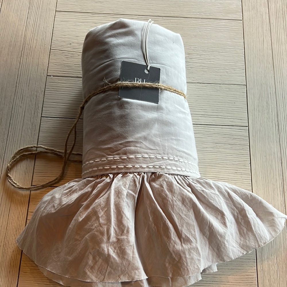 Restoration Hardware Twin Duvet Ruffle